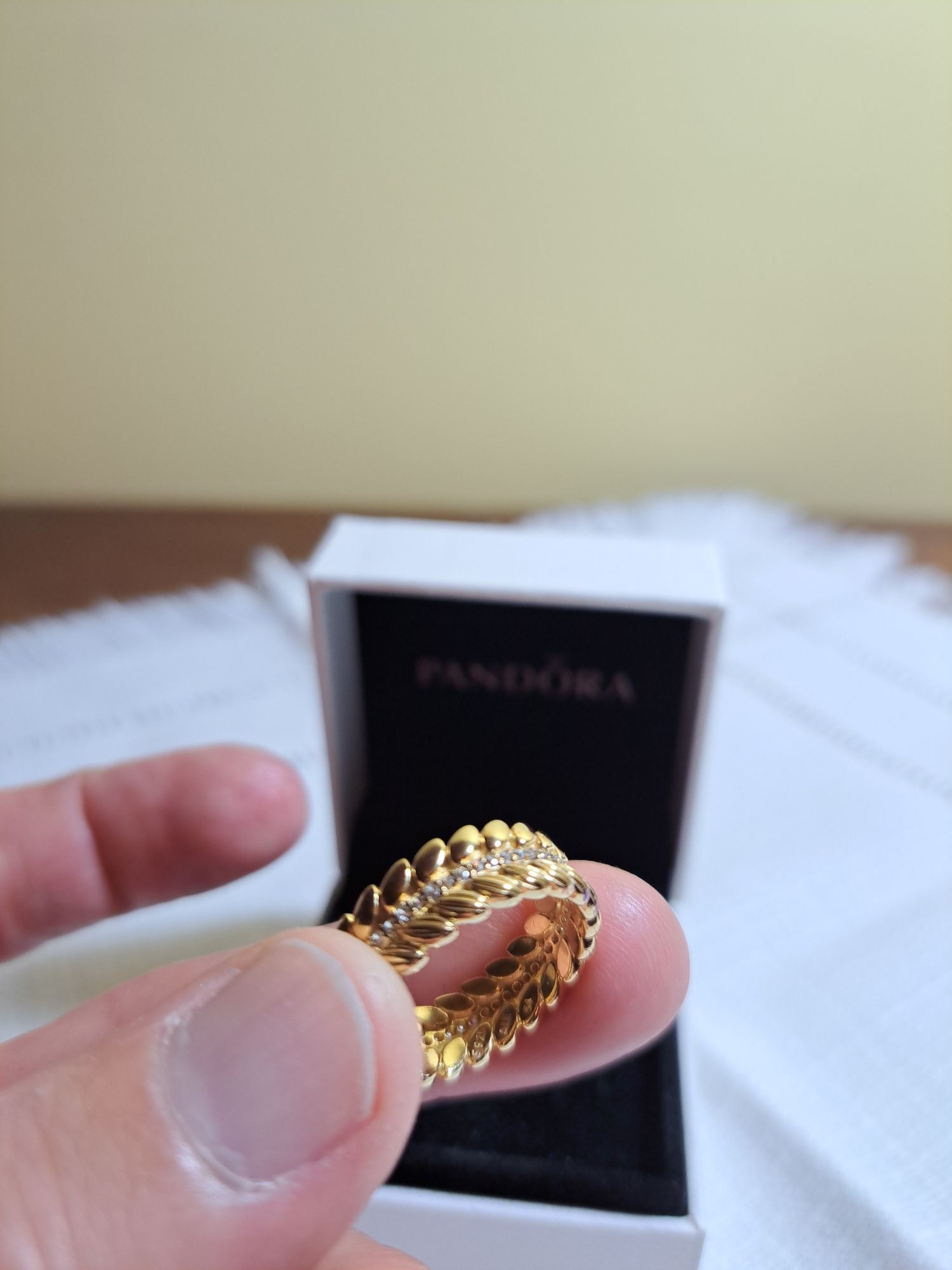 Anel da Pandora dourado