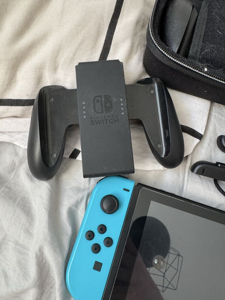 Nintendo switch 64gb  + akcesoria