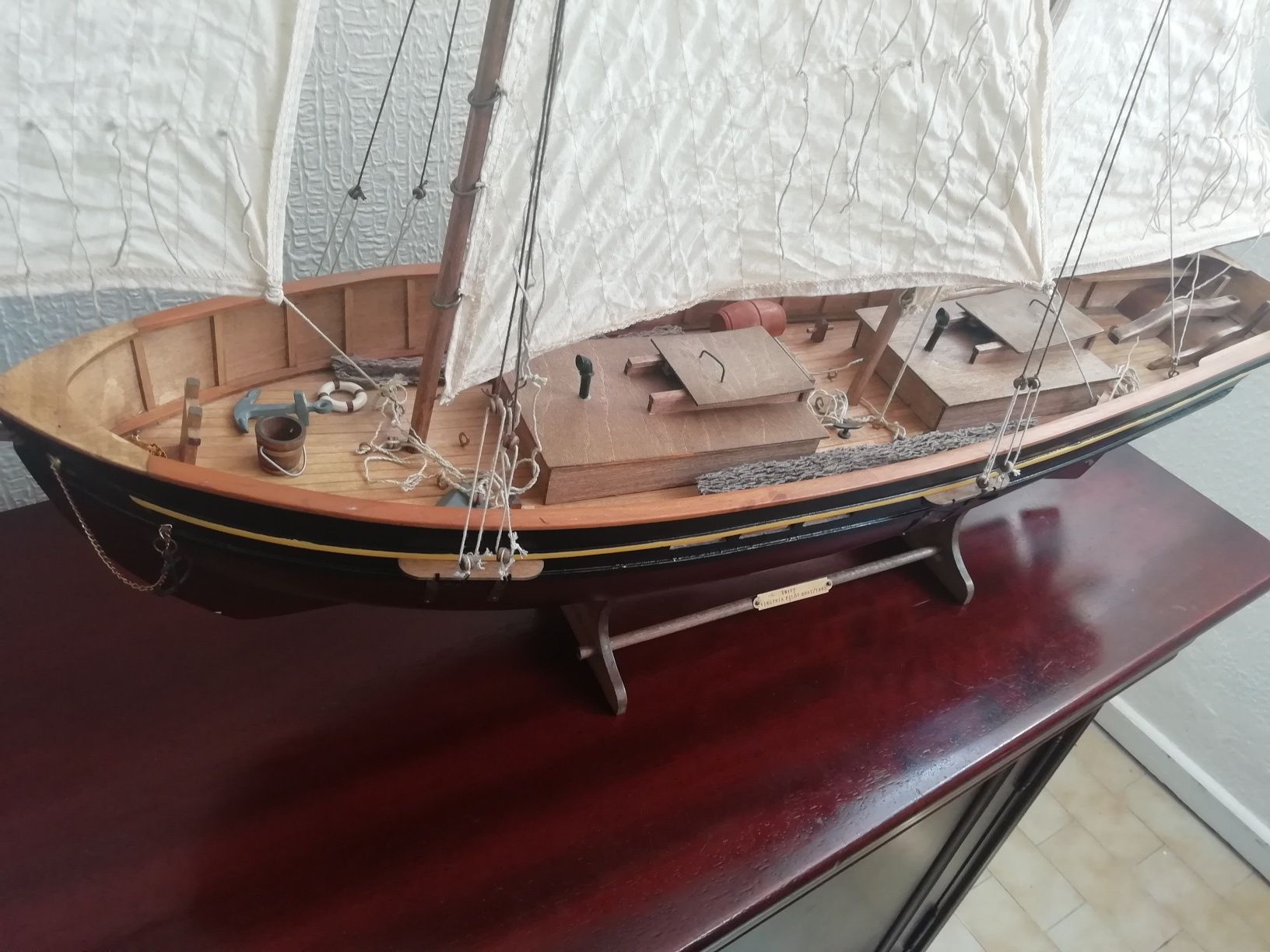 Virginia Pilot/Boat 1805 Barco Decorativo 77 cm comp  estado impecáv