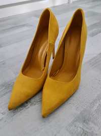 Sapato amarelo/mostarda camurça 37 Breshka