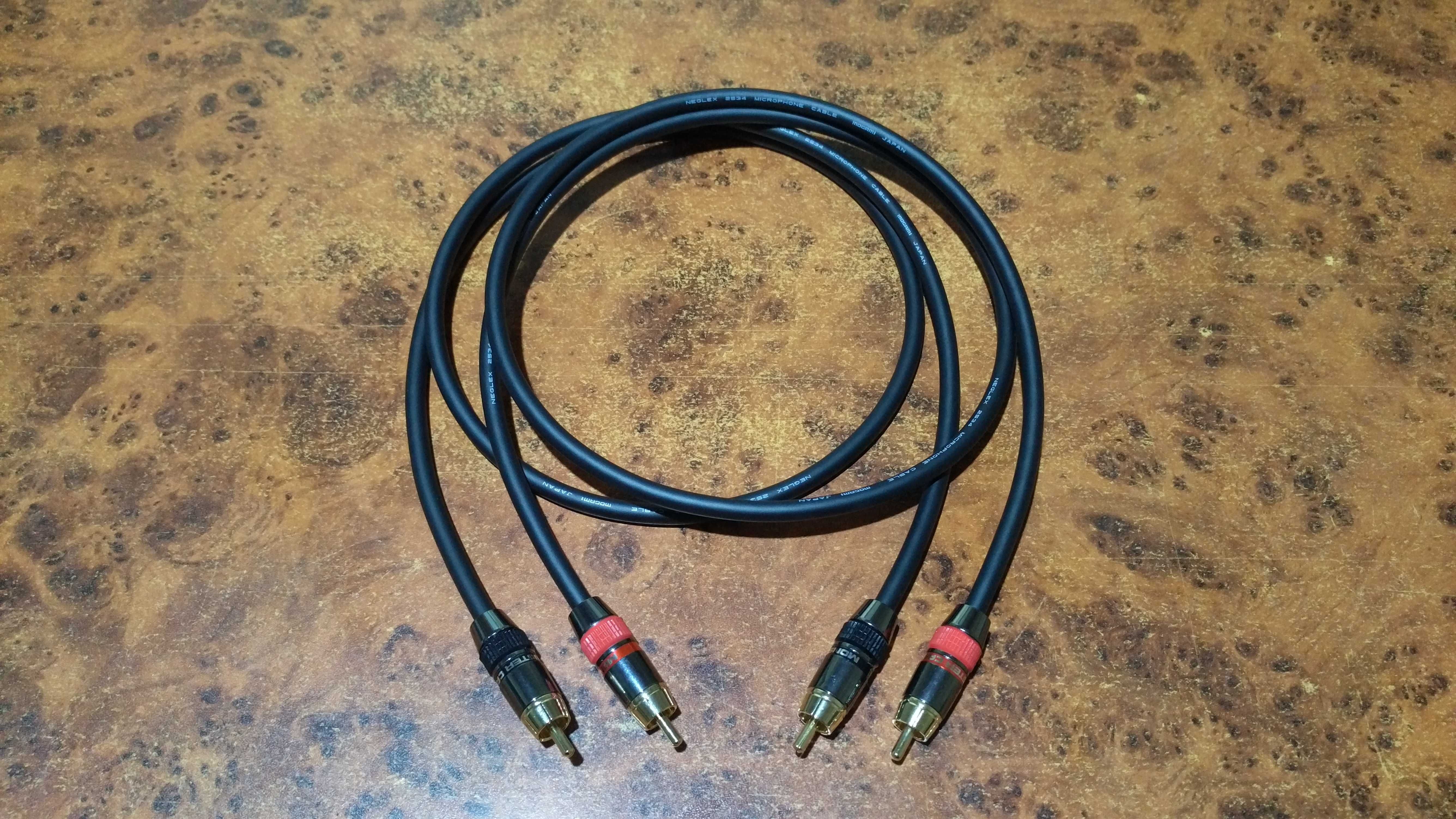 Hi-Fi межблочная пара 2RCA/2RCA MOGAMI 2534 (Japan) направленный экран