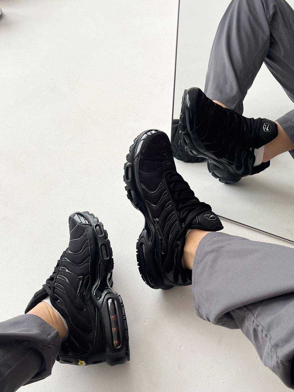 Осенние Кроссовки Nike TN Plus Black / Найк ТН черные  38 39 40 41 42