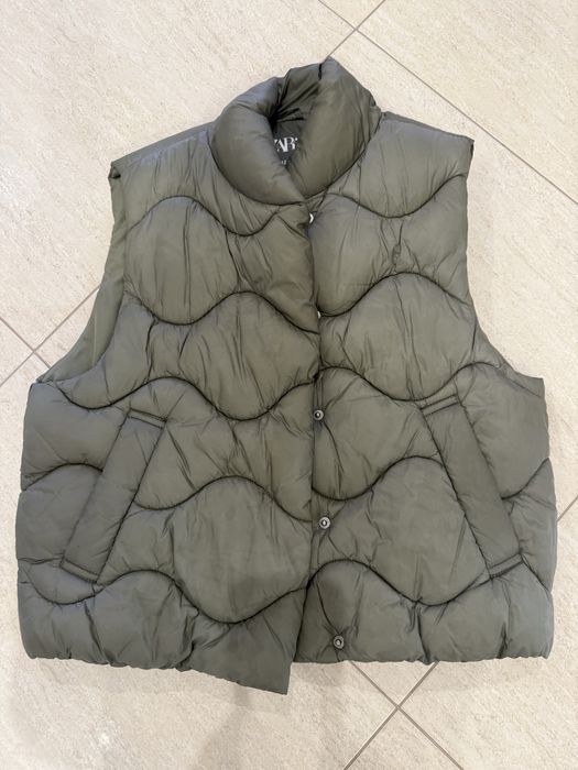 Продам жилетку zara