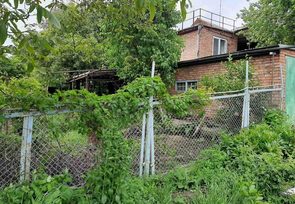 Продаж затишного будинку в Дубовому з великою ділянкою та садом!