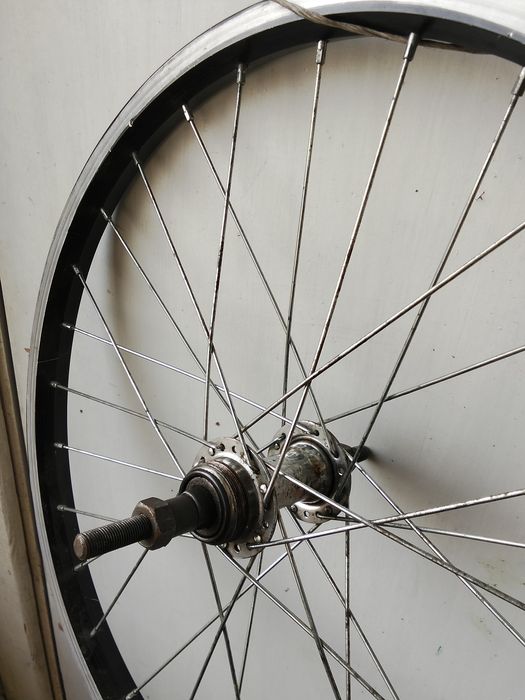 Продам колесо б.у заднее.  20 дюймов