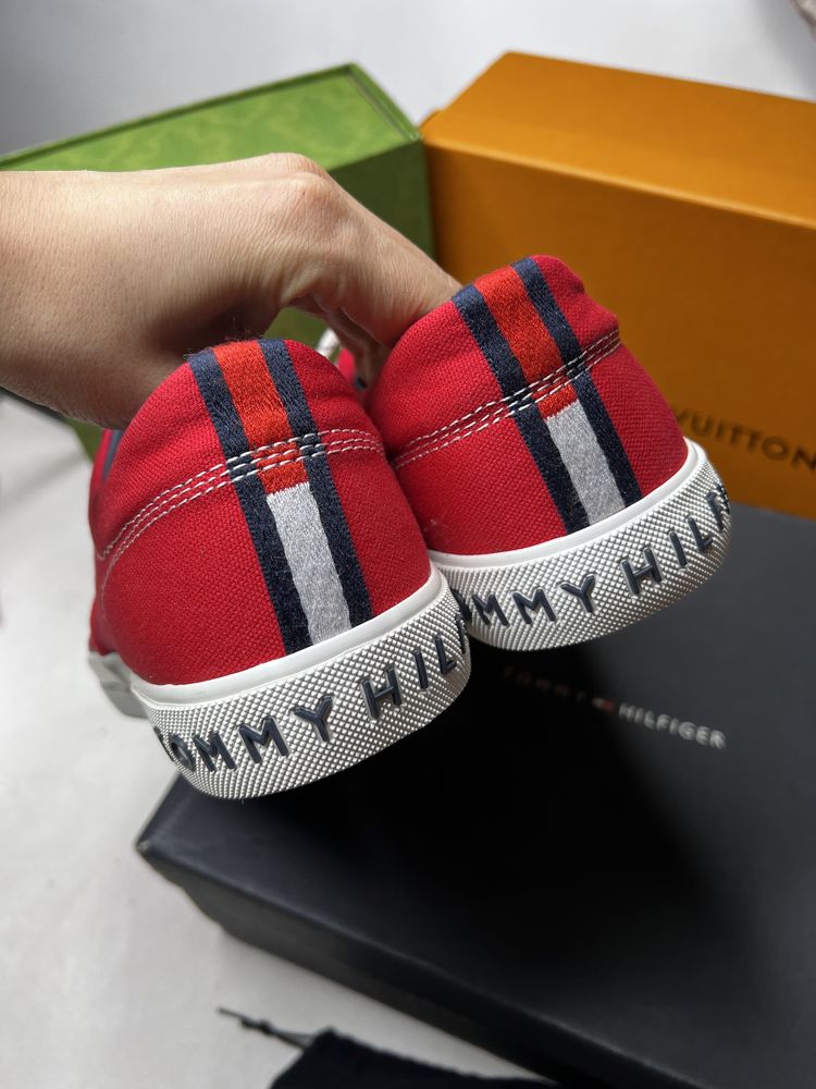 Новые кеды, сникерсы tommy hilfiger