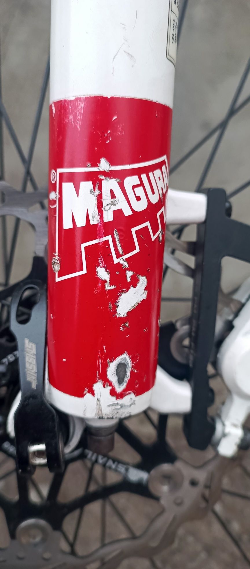 Продам вилку MAGURA MD100R