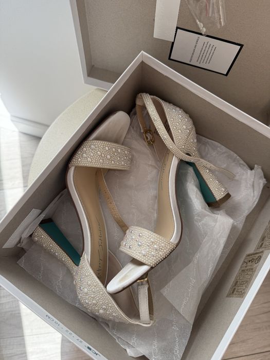 Buty ślubne Blue by Betsey Johnson model Dani rozmiar 36