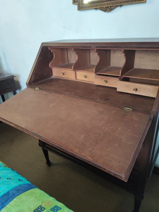 Escrivaninha com mesa embutida