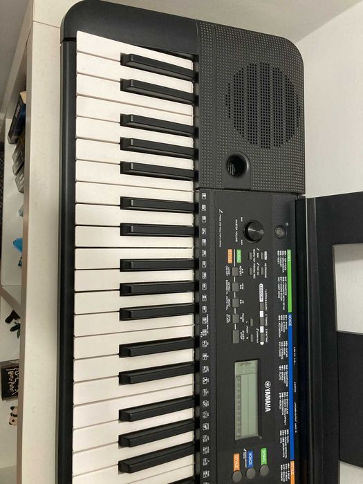 Yamaha PSR-E253 – Teclado 61 Teclas – Excelente Estado