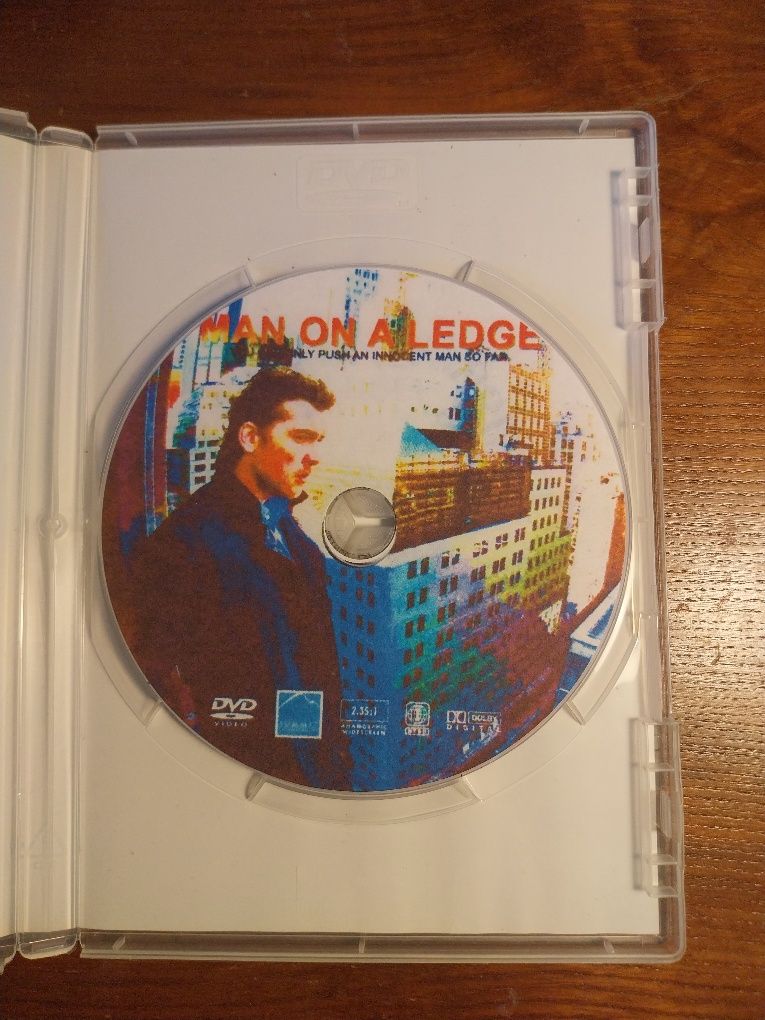 Man on a Ledge DVD