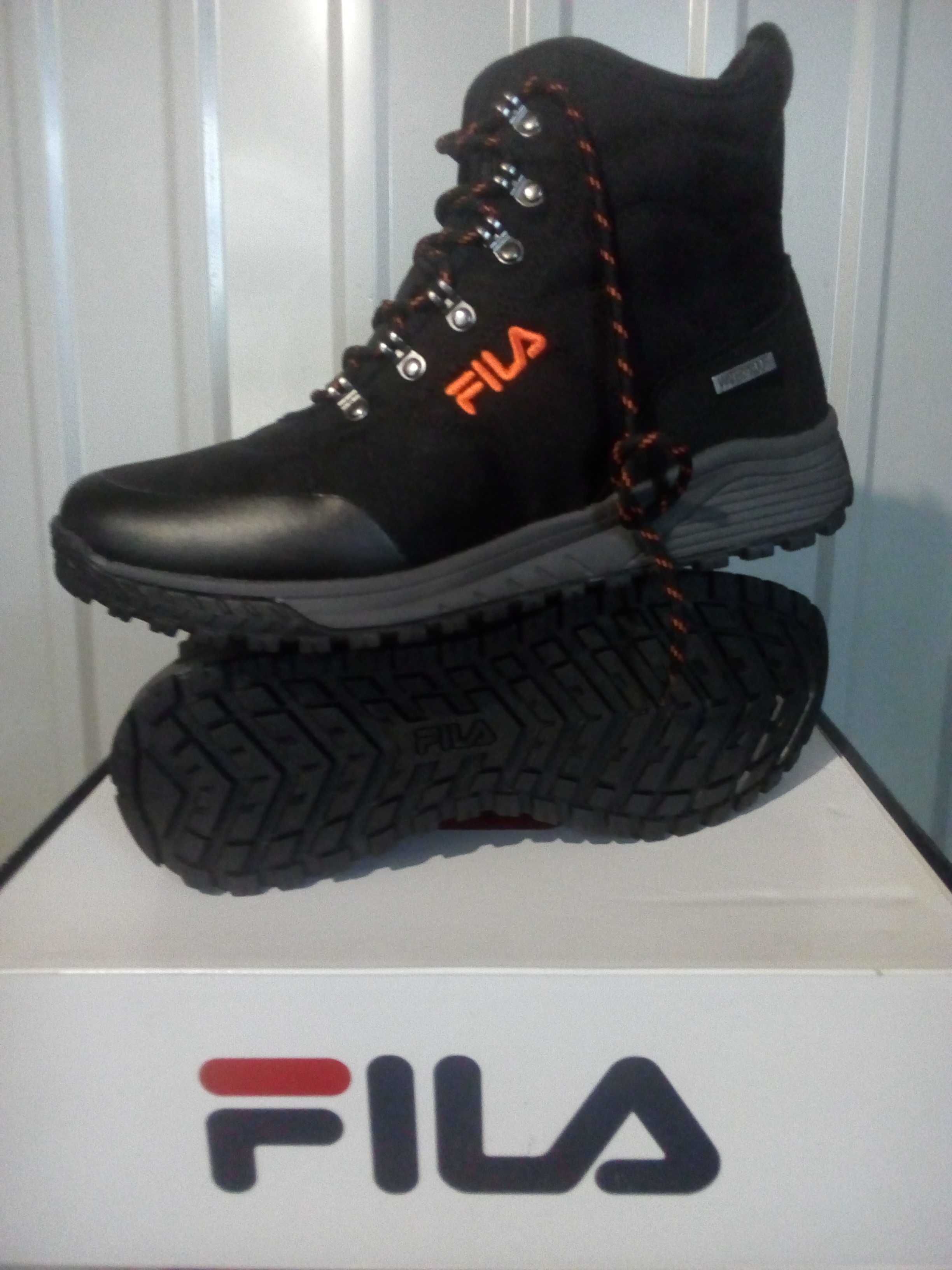 Теплые спортивные ботинки "Fila".