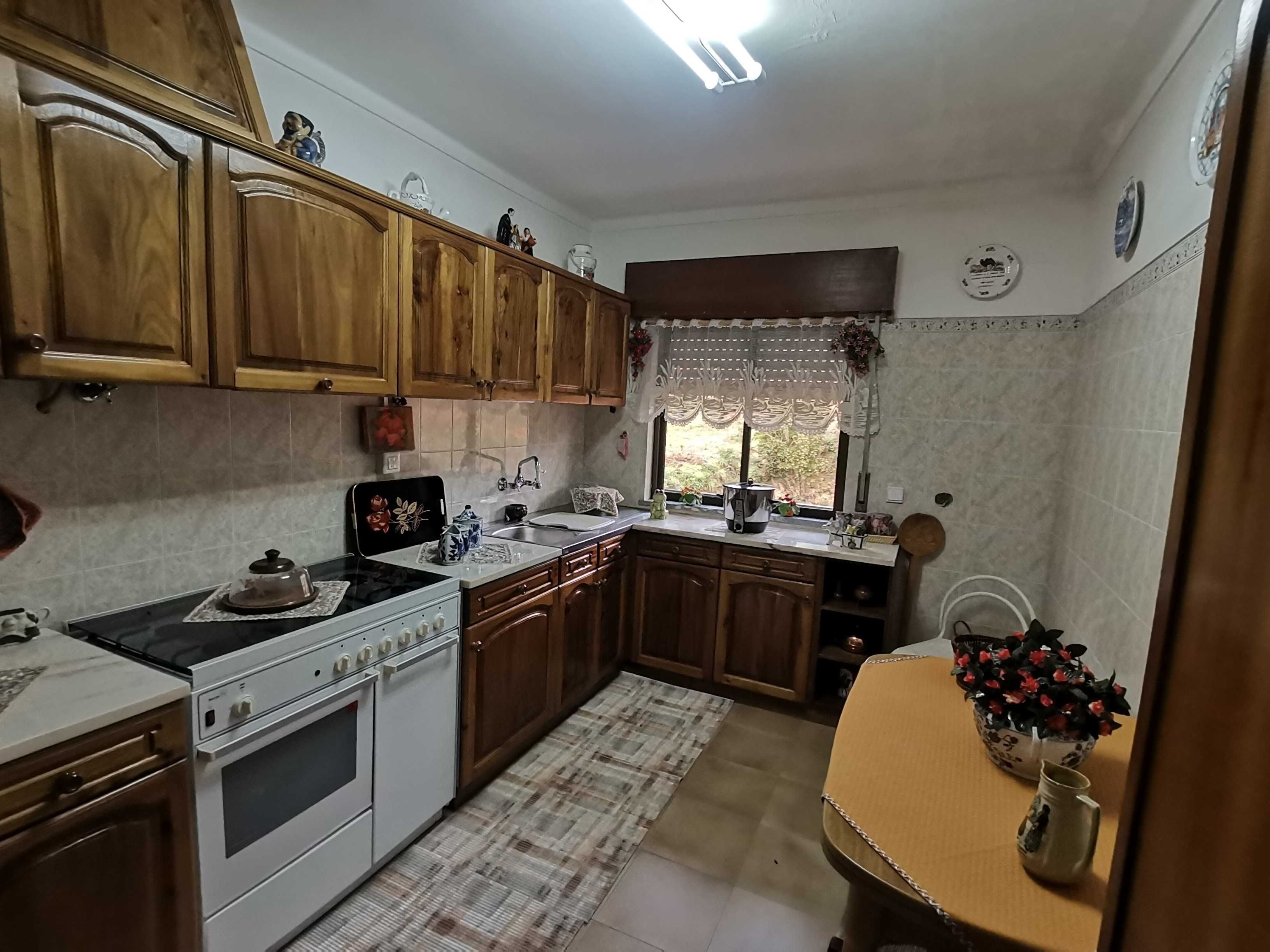 Moradia Isolada com Terreno em Lapinhas