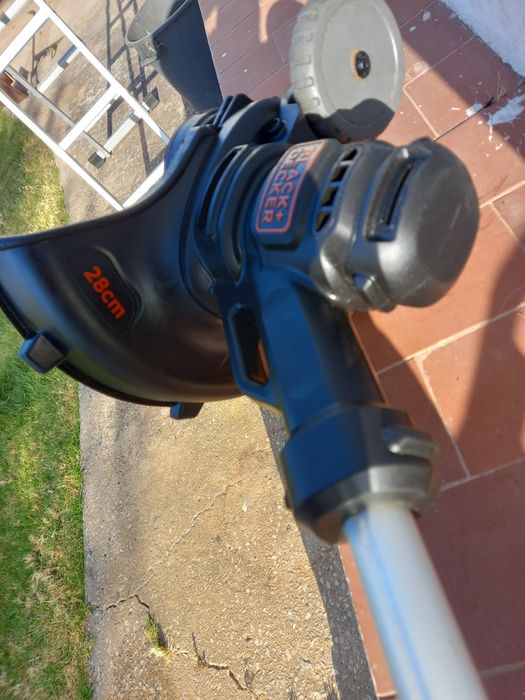 Aparador de relva black decker