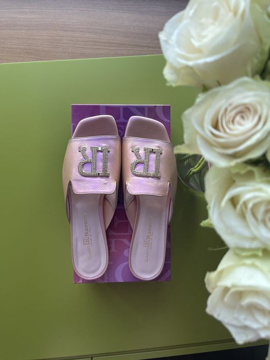 Нові шкіряні шльопанці Ilasio Renzoni 39р