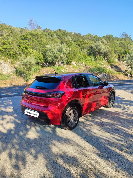 Peugeot E-208 Style (eletrico)