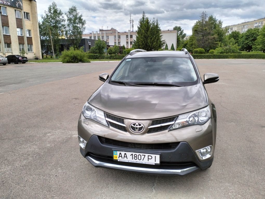 Toyota rav4 повний привід