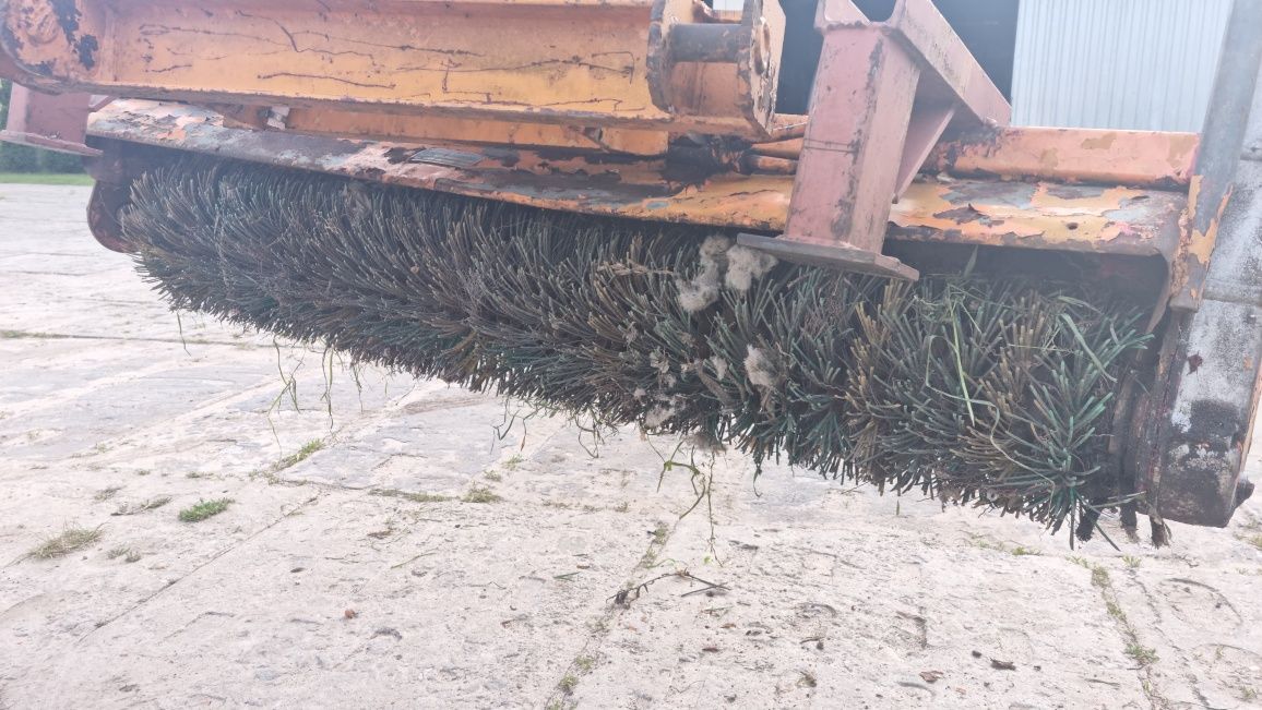 Zamiatarka drogowa 2m do czyszczenia szczotka do kostki