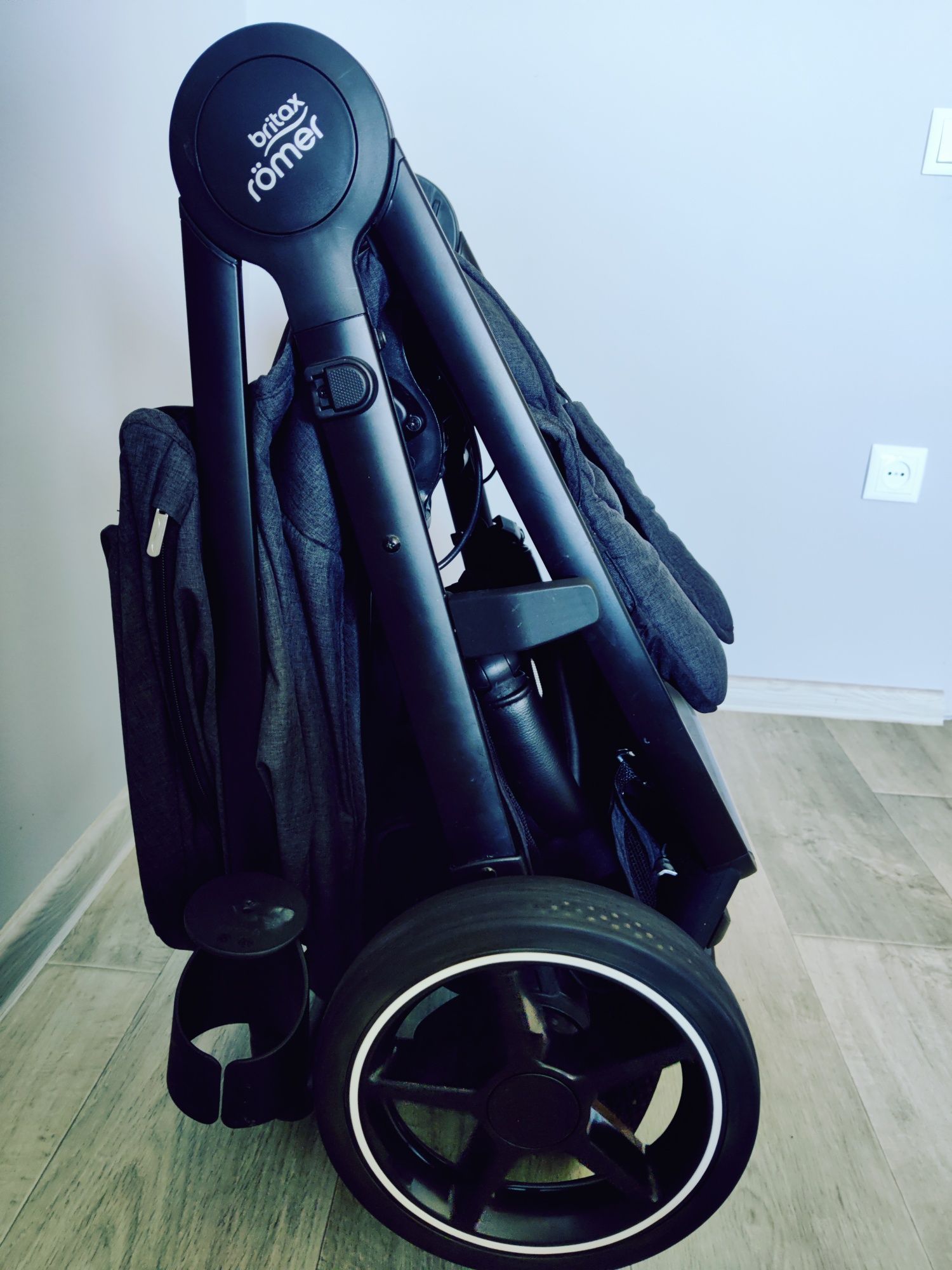 Прогулянкова коляска Britax-Romer B-Agile R Black Shadow/Black