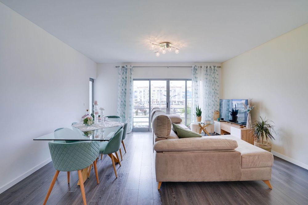 Apartamento T3 com garagem em zona tranquila do Montijo