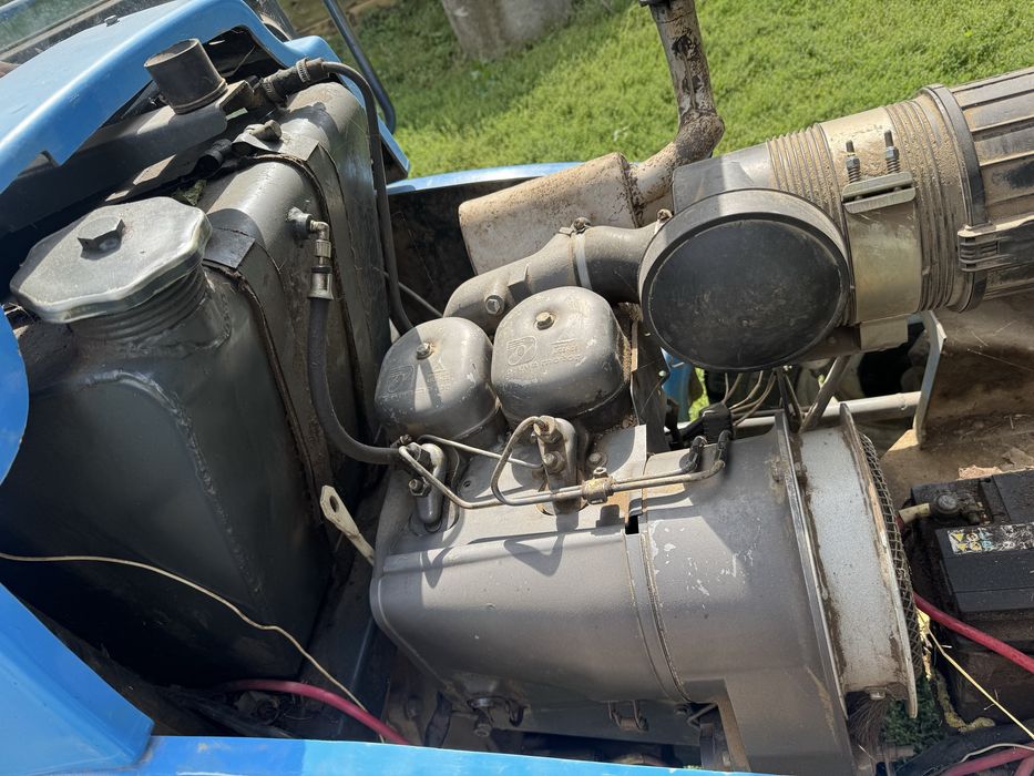 Продам трактор ХТЗ-3510, є навісне плуг, культиватор, косарка, граблі