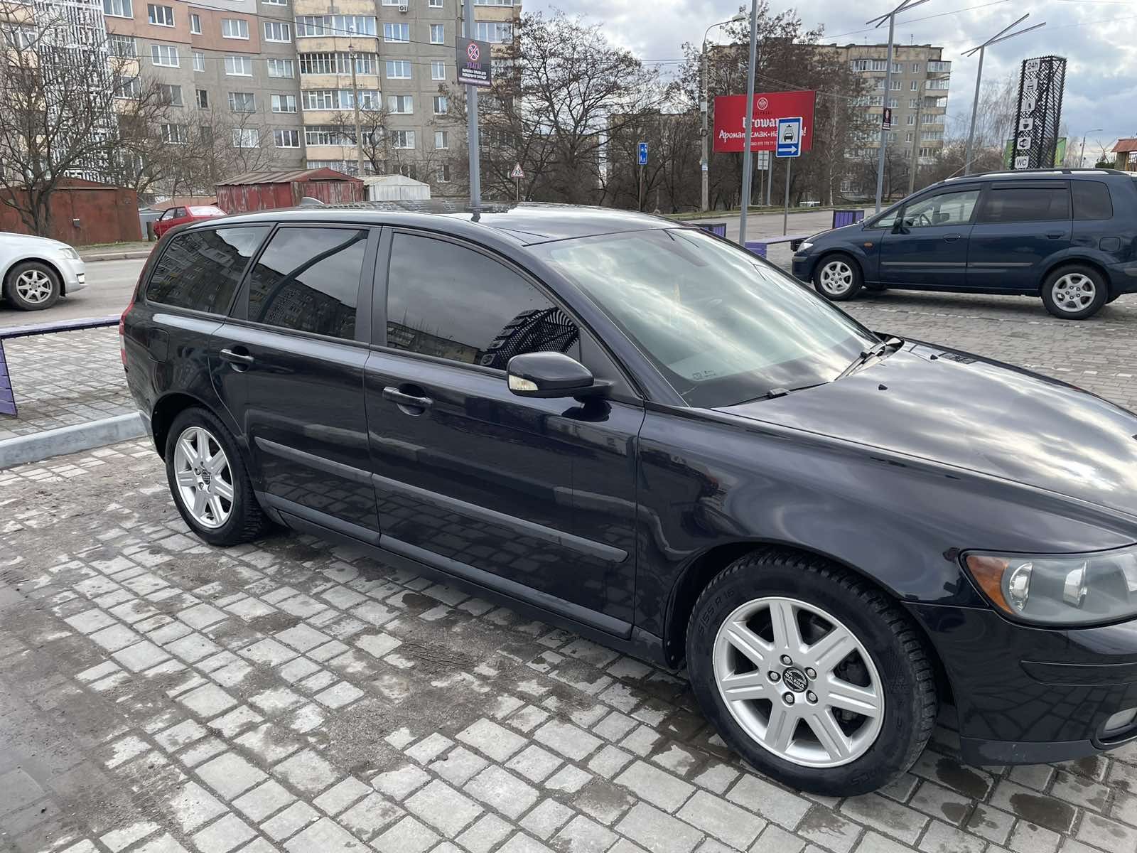 Продам машину Volvo v50