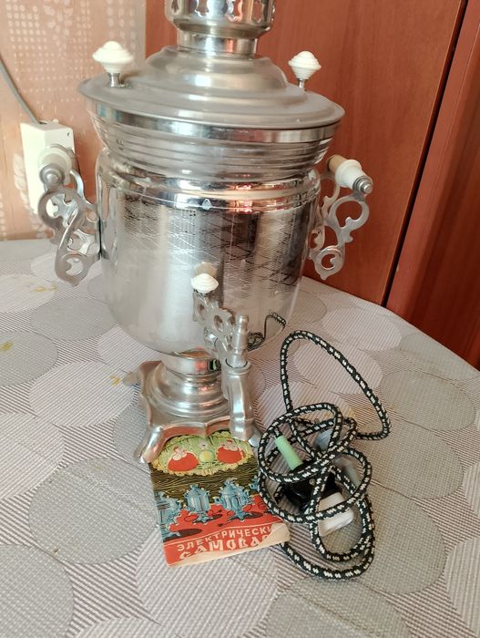 Продам самовар электрический новый времен прошедших