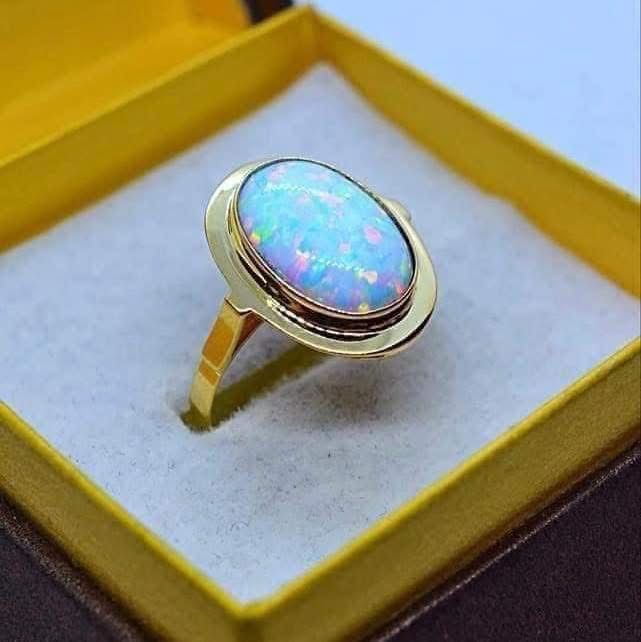 Okazały Złoty Pierścionek z Opalem