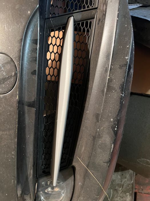 Бампер е 90 е 92 е93 гарний стан цілий