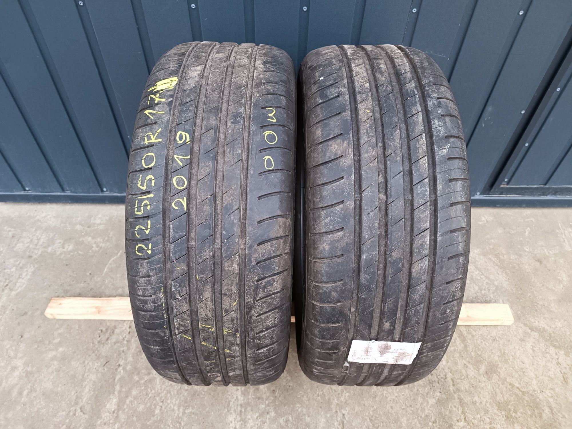 2x225/50 R17 Goodyear Efficient grip Moe letnie