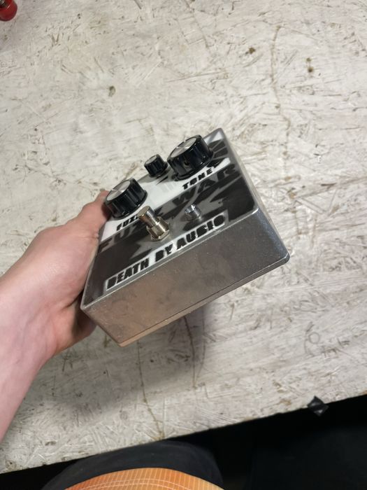 Death by Audio FUZZ WAR