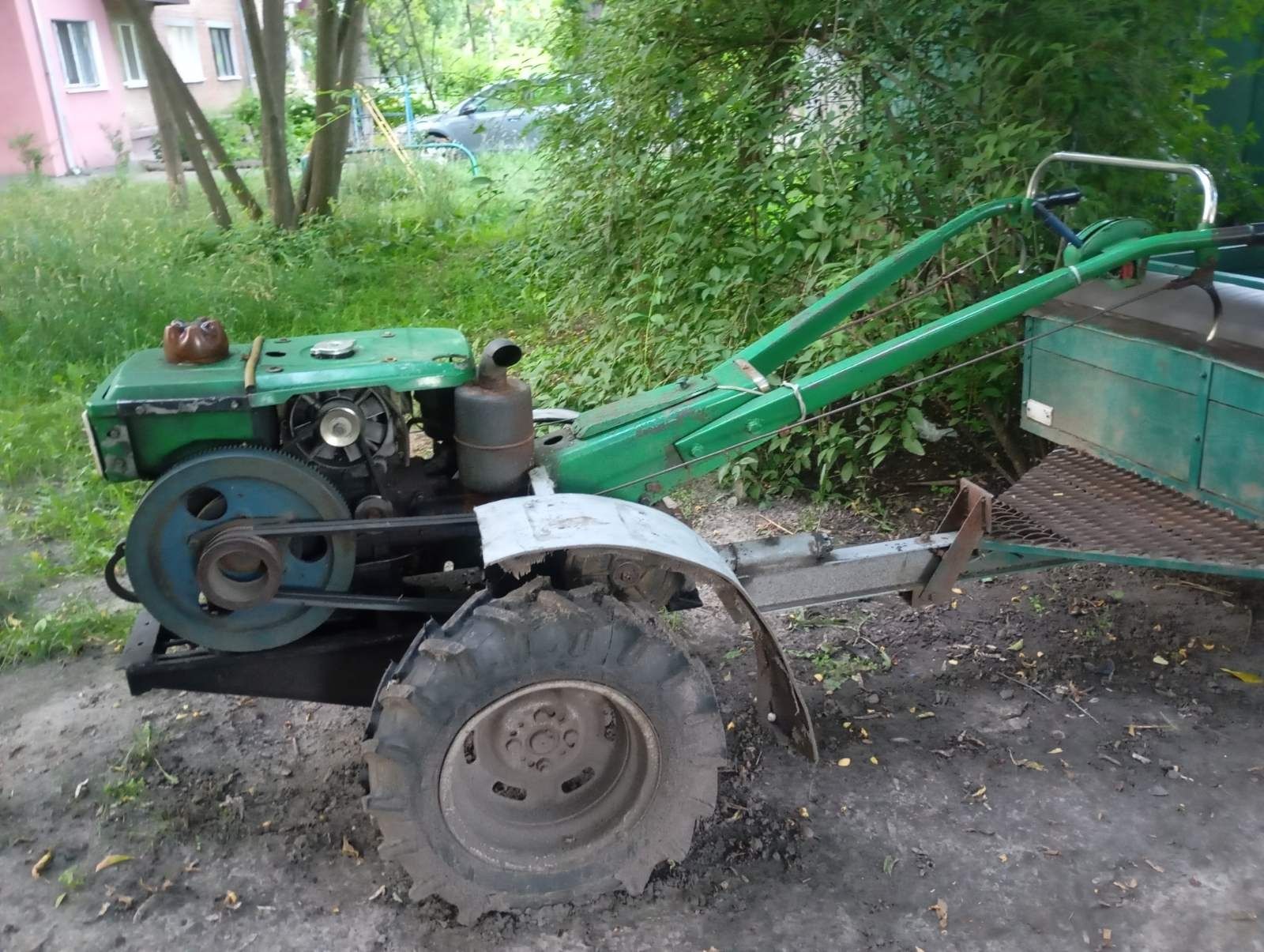 Продам мотоблок 10 лс з прицепом+ коробка на запчасті