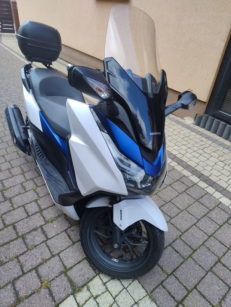 Skuter Honda Forza zarejestrowana ładna