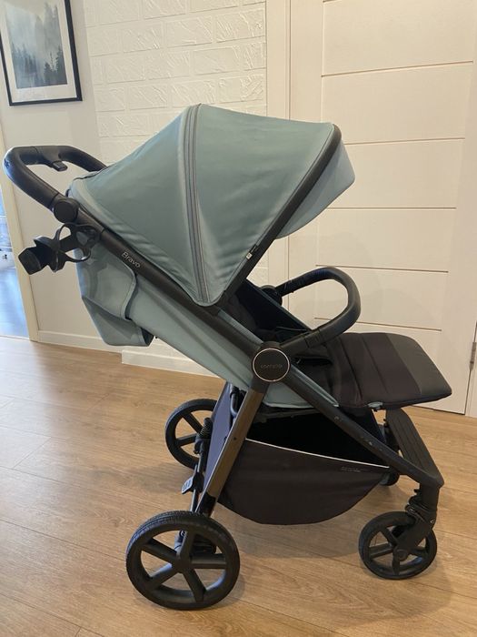 Прогулянкова коляска Carrello Bravo