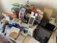 Vários produtos de tecnologia e Brinquedos