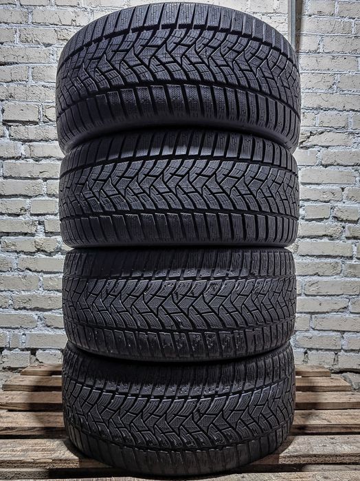 Зимові 225/40r18 Dunlop | 2023 | 9/4.5mm | Germany | Преміум шини