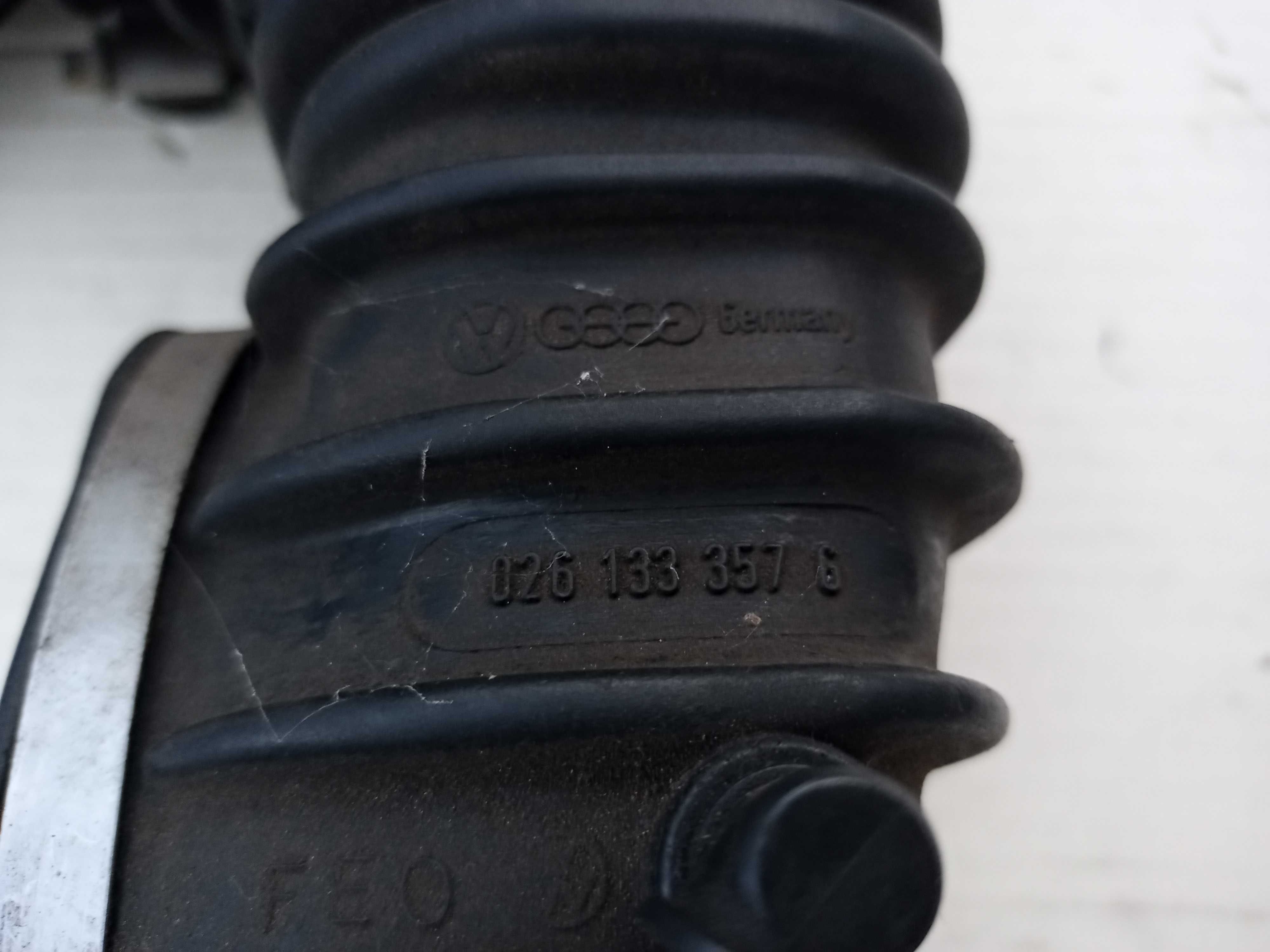 Rura gumowa, przewód dolotowy powietrza Audi 80-B3, VW Golf3 1.8E.
