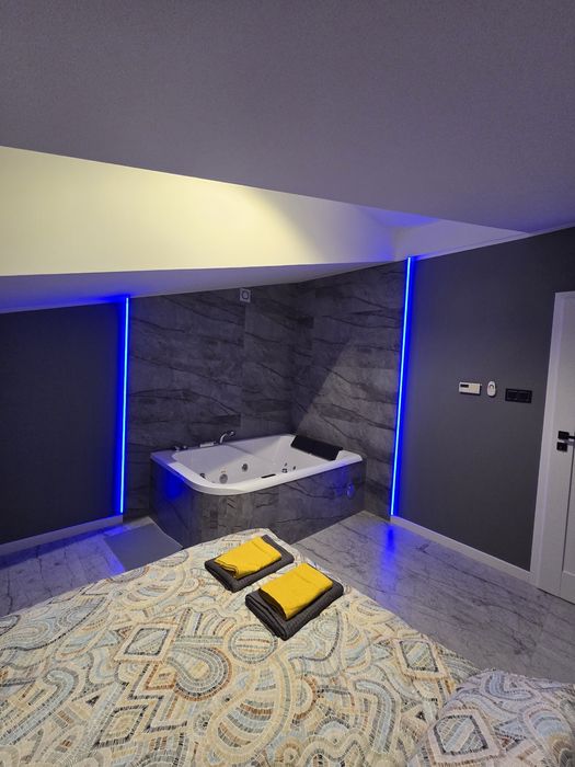 Apartament Centrum z jacuzzi,  prywatny parking, 3-pokojowe  klimatyza
