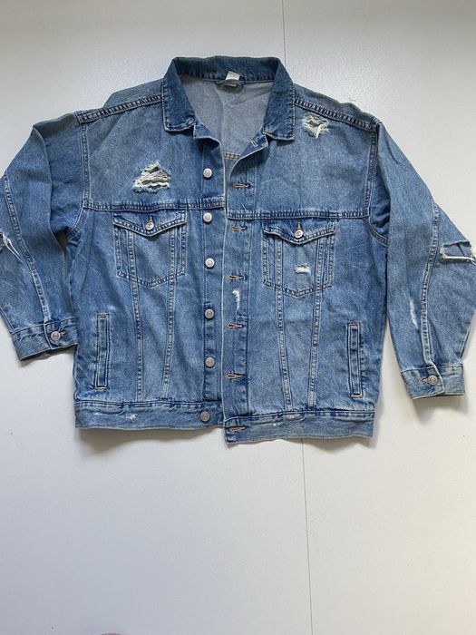 Blusao de ganga rasgado