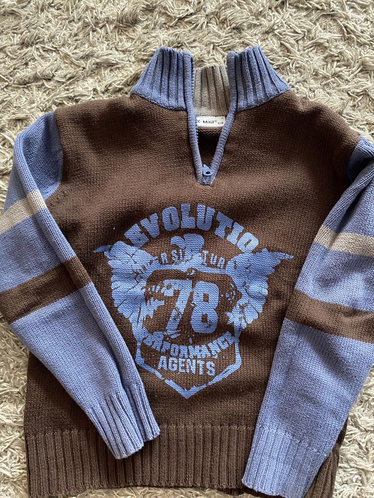 Sweter bluza  chłopiec ze stójka 128 cm
