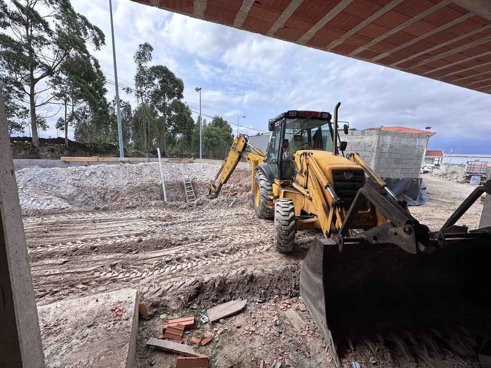 CONSTRUÇÃO DE EDIFÍCIOS E MORADIAS PEDREIRO E OUTRO