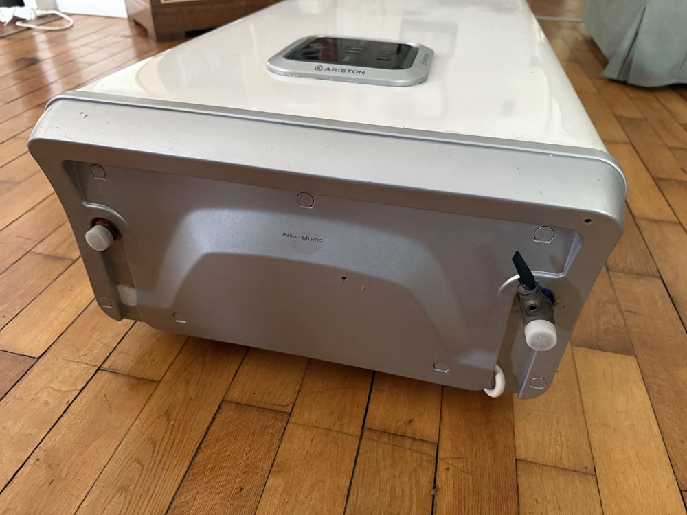Bojler Ariston Velis 65 l, (nominalnie 80l)sprawny