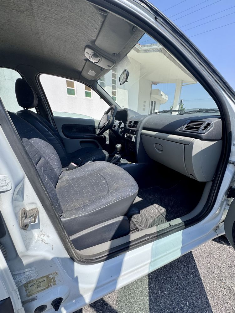 Renault clio 1.5dci 5lugares diesel