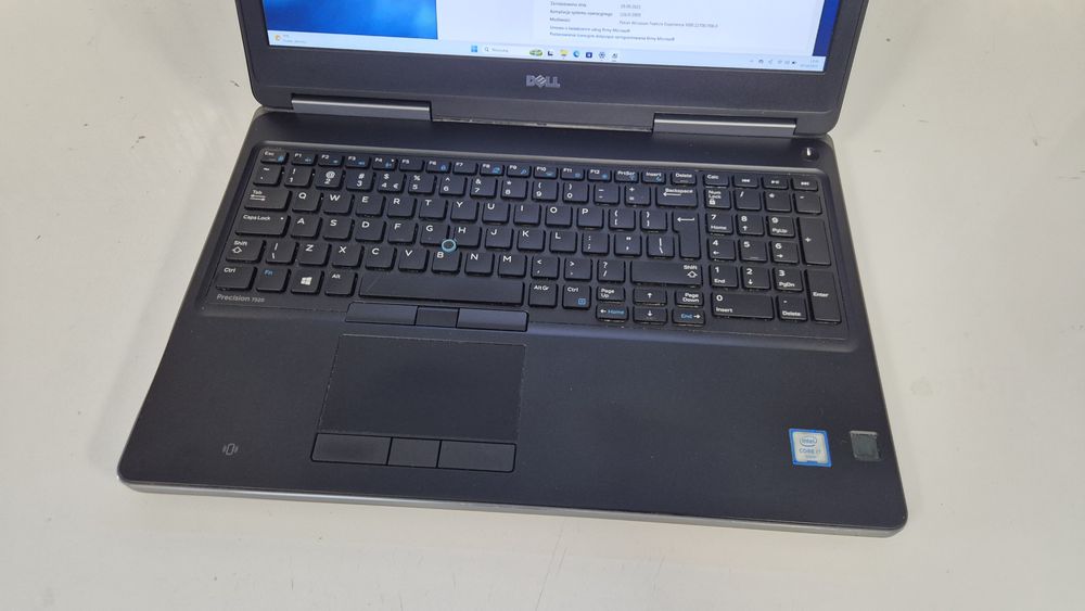 Dell Precision 7520 15,6FHD/i7-6820HQ/M2200/32GB/500SSD/WIN11