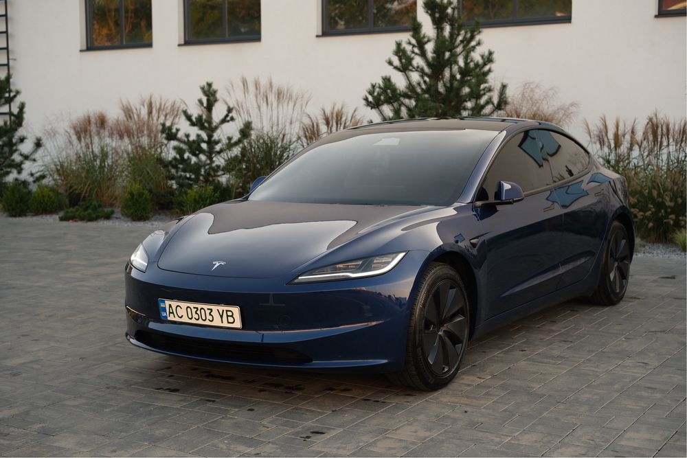 Tesla model 3 Highland