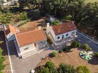 Oportunidade única Vale Verde, Terreno c/ 2 moradias a 10m das praias!