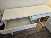 Biurko toaletka Besta IKEA