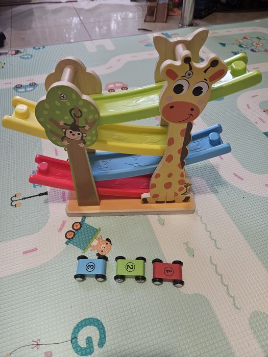 Zjeżdżalnia z autkami