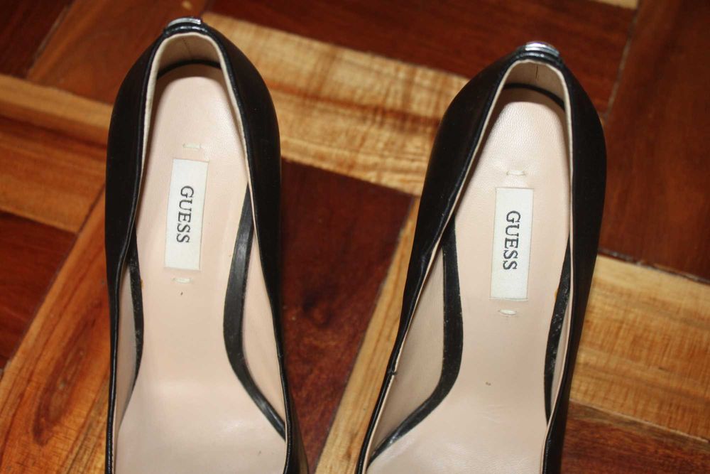 Sapatos de salto alto GUESS - Tamanho 35