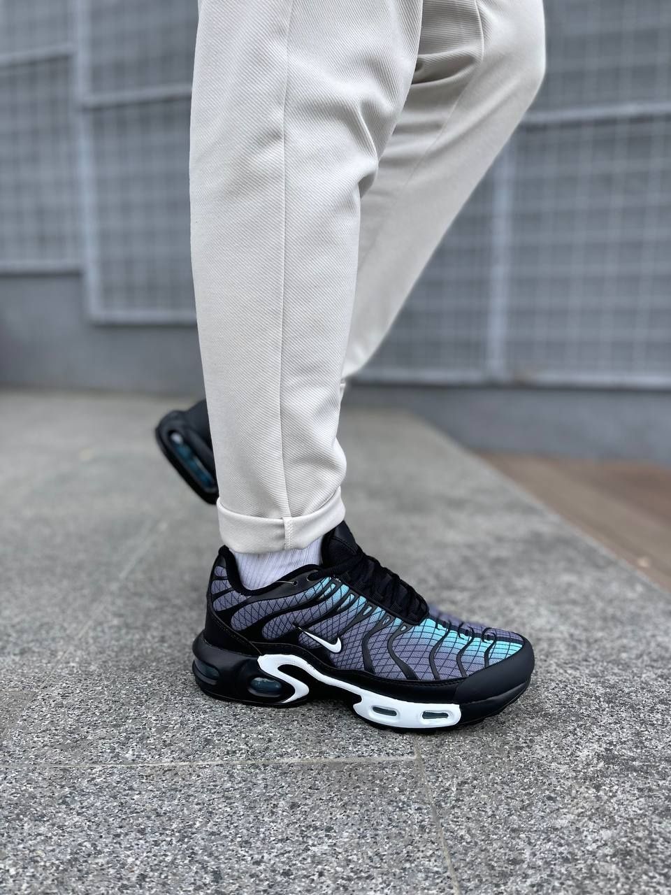 Мужские кроссовки Nike Air Max Tn Plus black&blue. Размеры 41-45

Есть